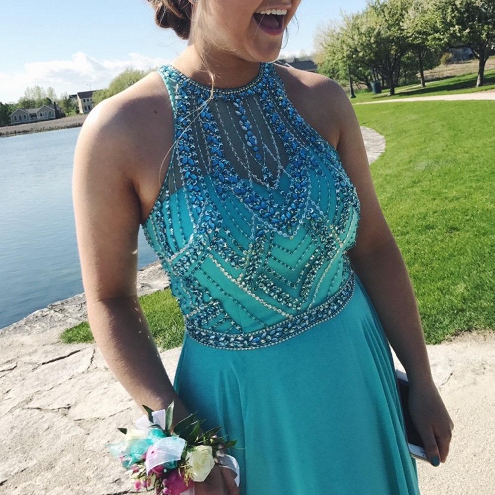 Turquoise prom dress size 6!!!
